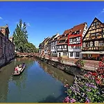 New ! Vue Petite Venise-place To Be Old Town - Parking 콜마